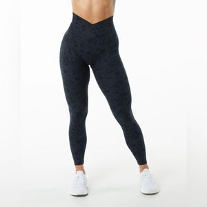Alphabets surface path leggings
